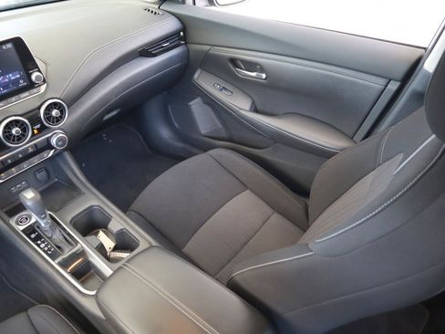 Used 2022 Nissan Sentra SV FWD image 18