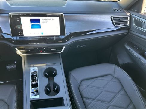 New 2026 Volkswagen Atlas Cross Sport SE FWD image 12