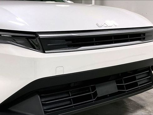 New 2025 Kia K4 LXS image 37