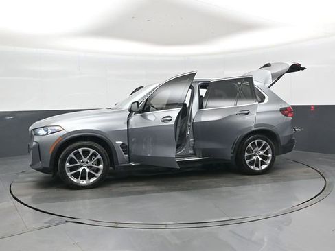 Used 2025 BMW X5 xDrive40i AWD/4WD image 49
