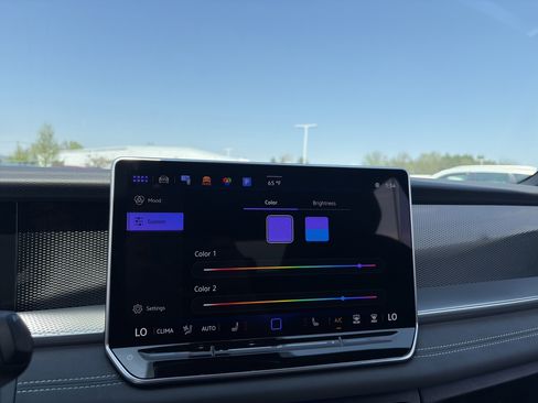 Used 2025 Volkswagen Tiguan SE R-Line AWD/4WD image 55