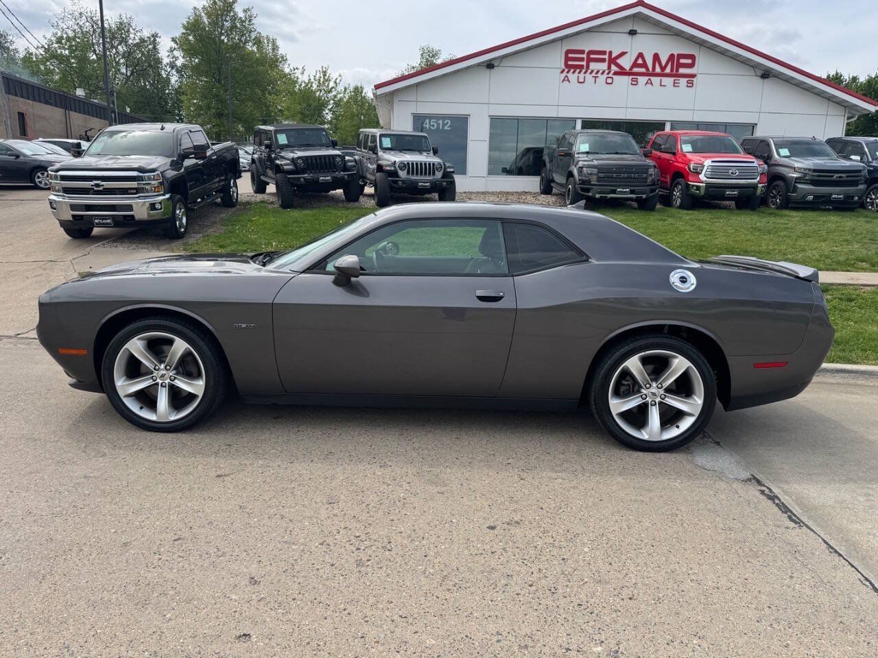 Used 2018 Dodge Challenger R/T w/ Sound Group RWD image 2