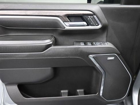 Used 2025 Chevrolet Silverado 2500 LTZ w/ LTZ Plus Package image 27