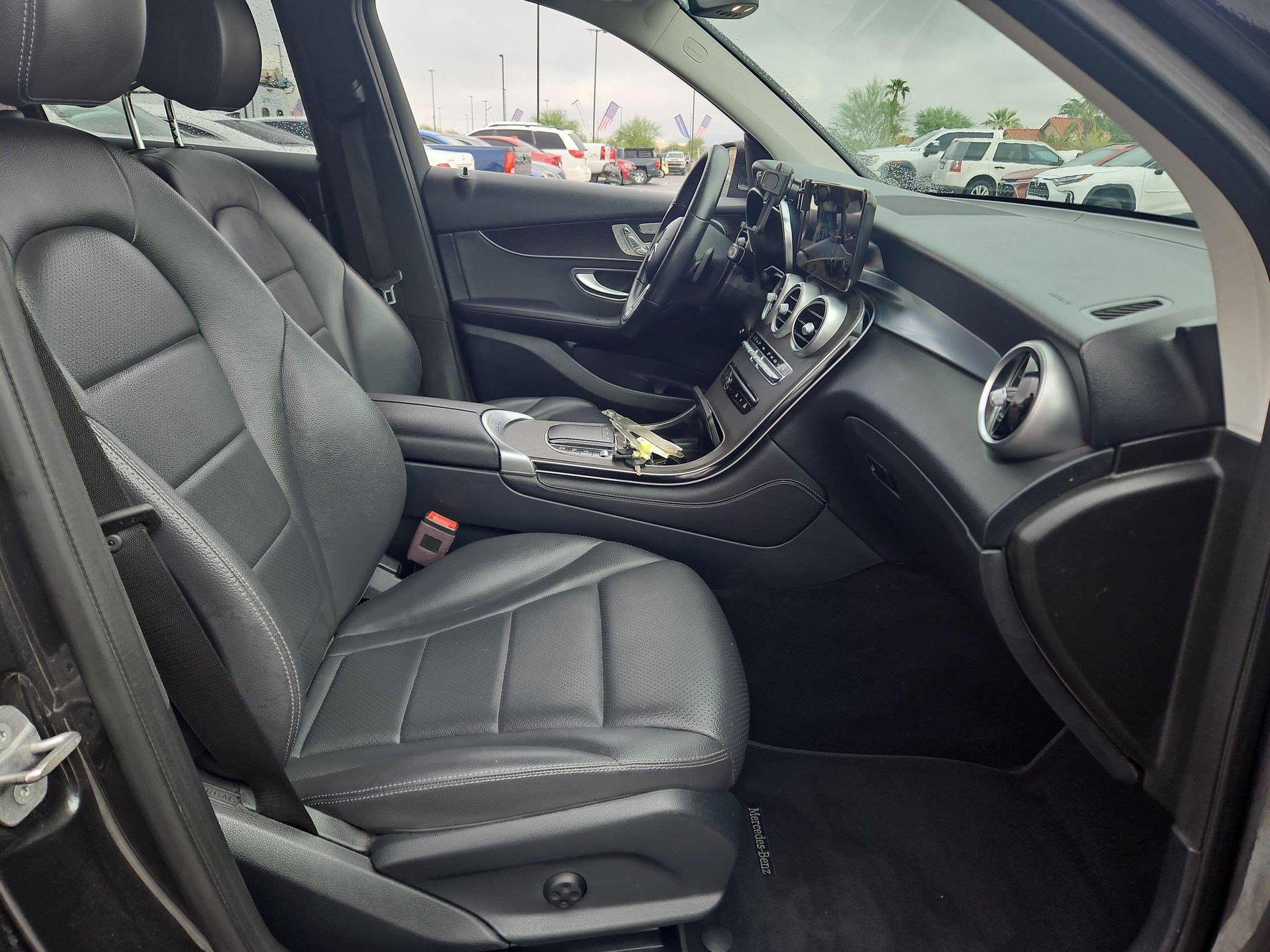 Used 2021 Mercedes-Benz GLC 300 4MATIC image 29