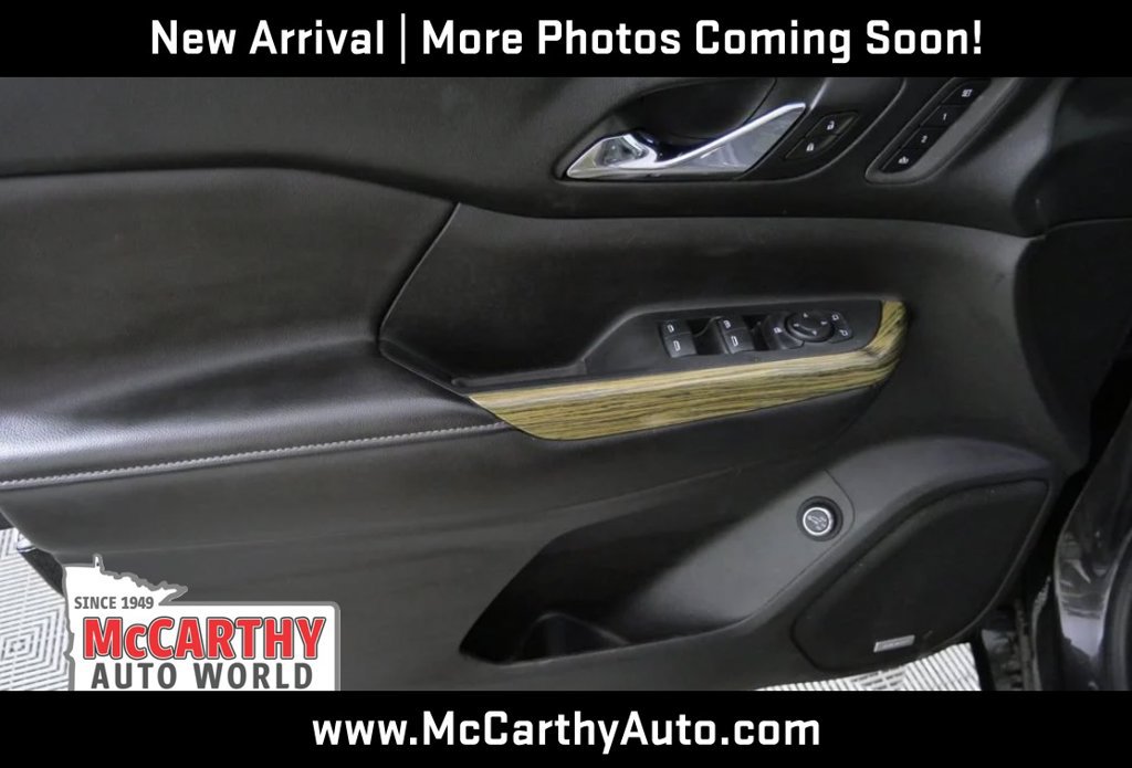 Used 2017 GMC Acadia Denali w/ Technology Package AWD/4WD image 6