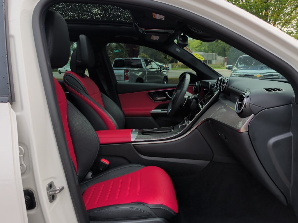 Used 2025 Mercedes-Benz GLC 43 AMG 4MATIC image 37