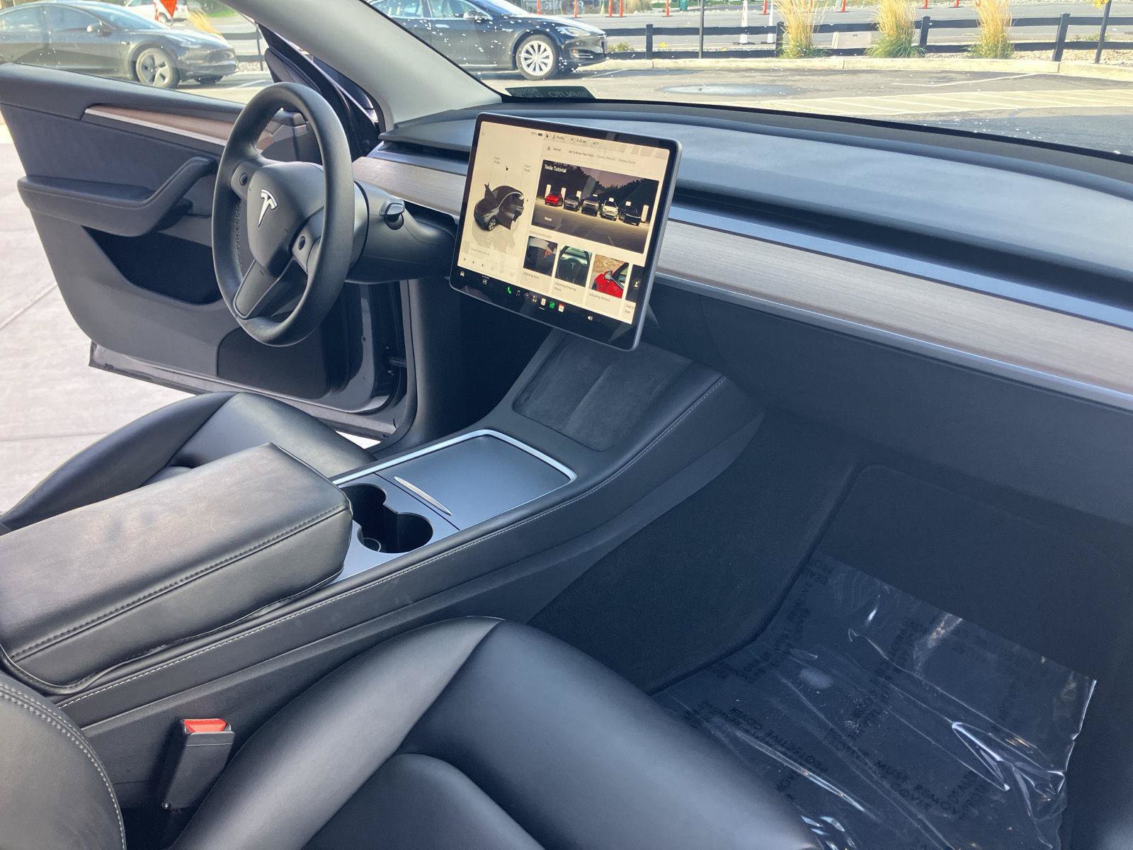 Used 2023 Tesla Model Y 2WD image 21