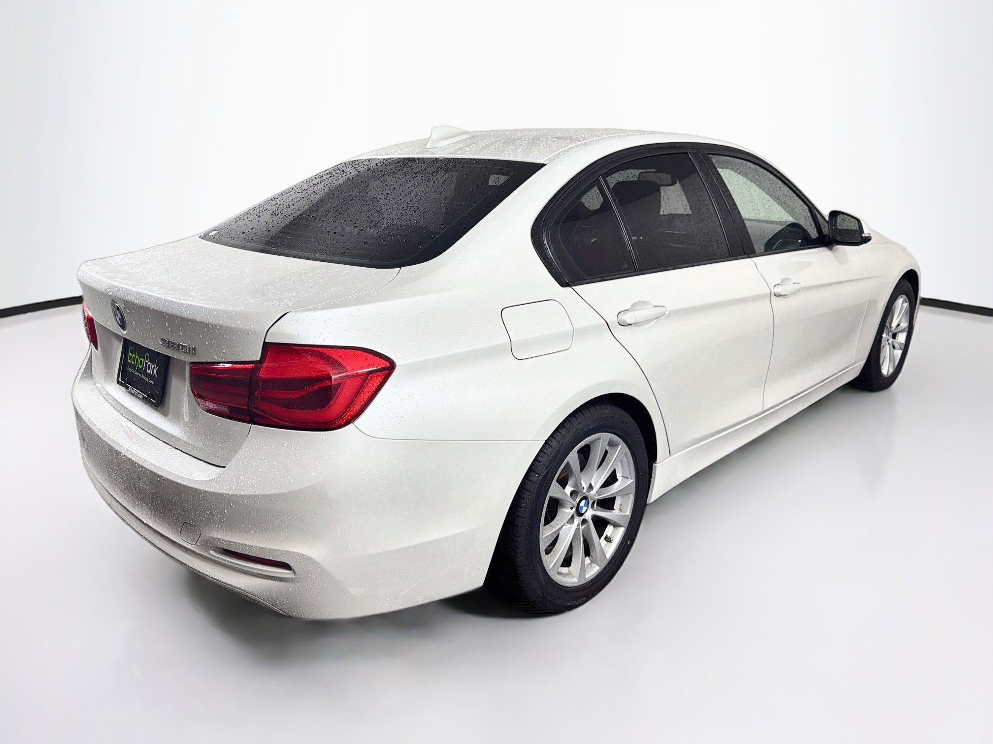 Used 2018 BMW 320i Sedan RWD image 9