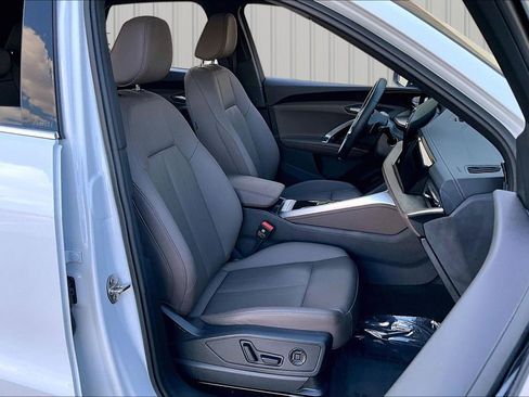 Used 2025 Audi Q5 Premium w/ Convenience Package AWD/4WD image 29