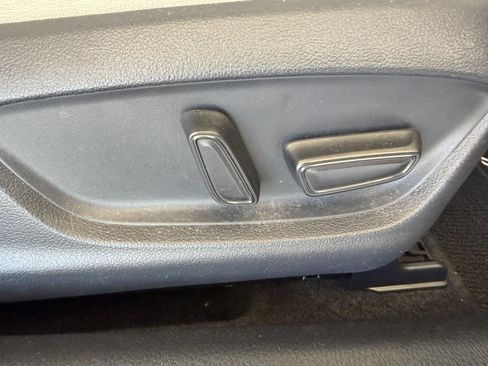 Used 2019 Toyota Avalon XLE w/ Carpet Mat Package FWD image 32