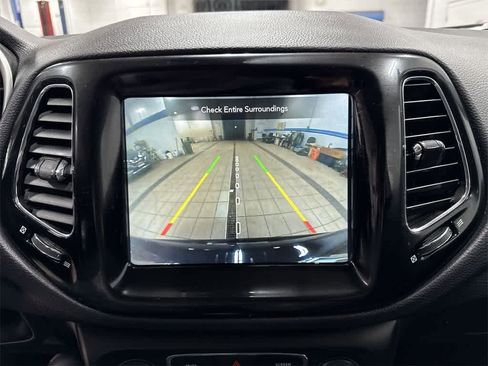 Used 2021 Jeep Compass Limited w/ Elite Exterior Group image 25