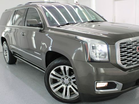 Used 2019 GMC Yukon XL Denali w/ Denali Ultimate Package AWD/4WD image 14