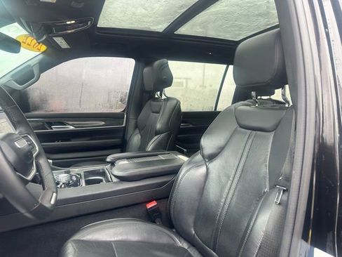 Used 2022 Jeep Wagoneer Series II w/ Premium Group I AWD/4WD image 28