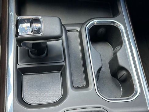 Used 2023 GMC Sierra 1500 SLT w/ SLT Convenience Package image 24