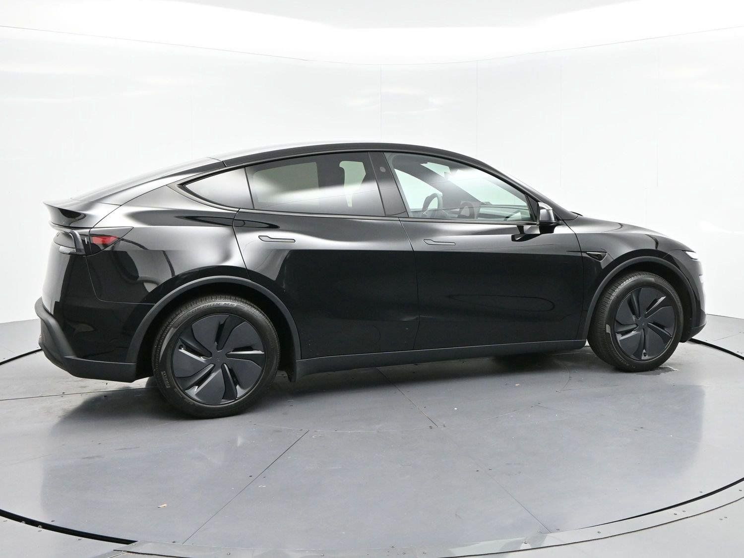 Used 2026 Tesla Model Y 2WD image 8