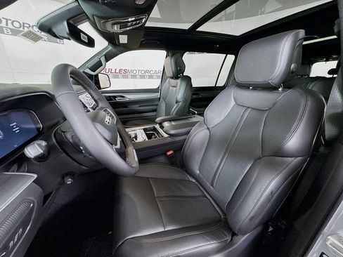 New 2026 Jeep Grand Wagoneer 4WD w/ Premium Group I image 20