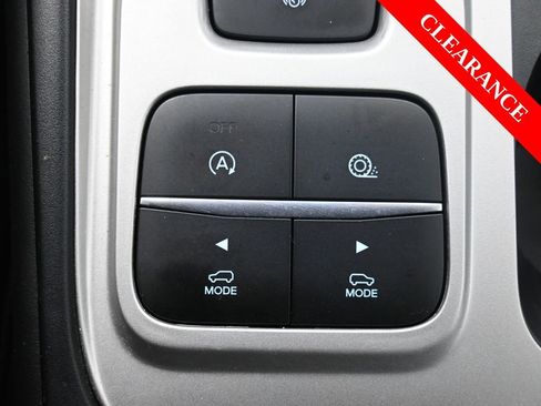 Used 2024 Ford Explorer XLT image 32