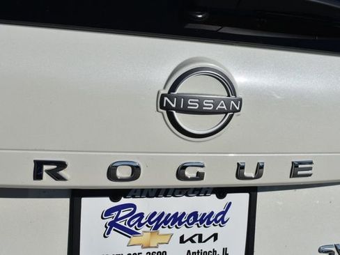 Used 2023 Nissan Rogue SV AWD/4WD image 14