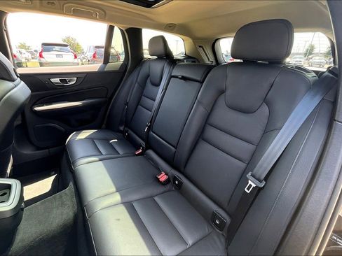 Certified 2024 Volvo V60 B5 Cross Country Plus image 33