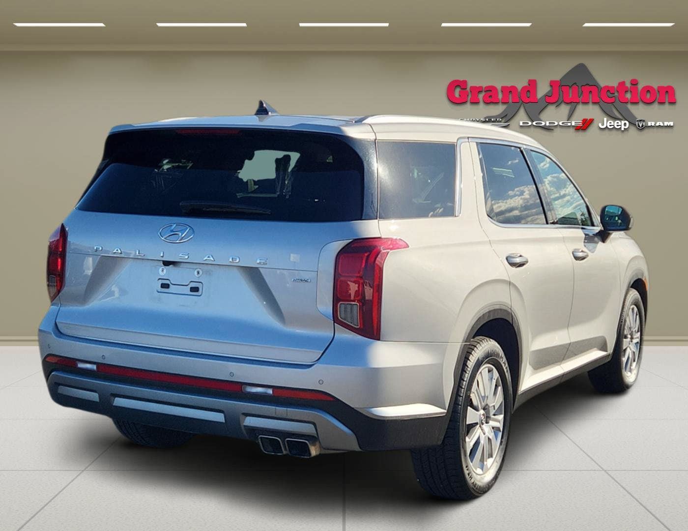 Used 2025 Hyundai Palisade SEL AWD/4WD image 4