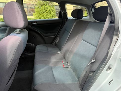 Used 2006 Toyota Matrix XR FWD image 21