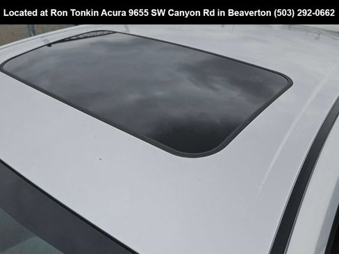 Used 2018 Toyota Prius Three w/ Advanced Technology Package FWD image 8