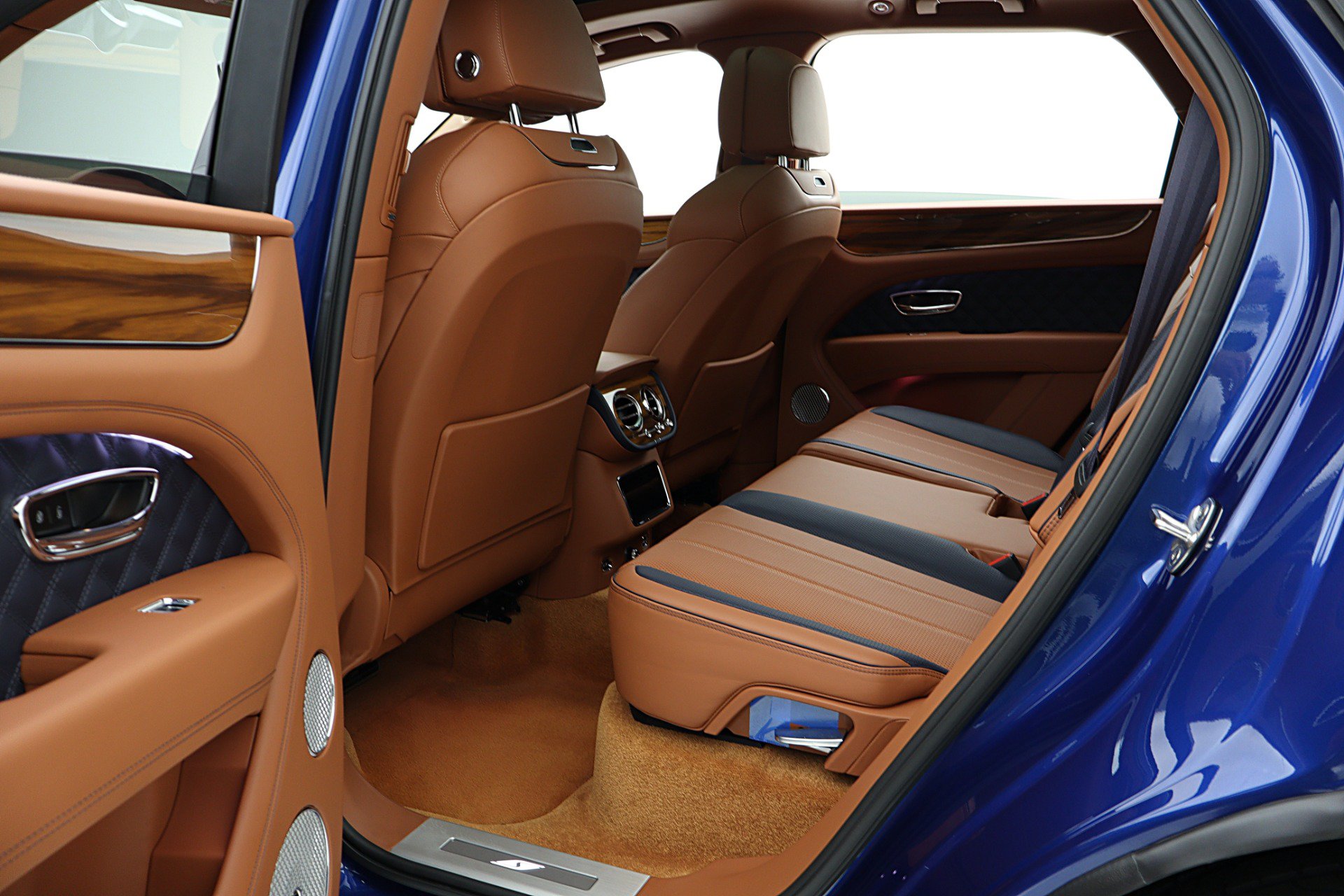 Certified 2022 Bentley Bentayga AWD/4WD image 41