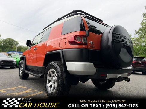 Used 2014 Toyota FJ Cruiser 4WD w/ Upgrade Package image 5