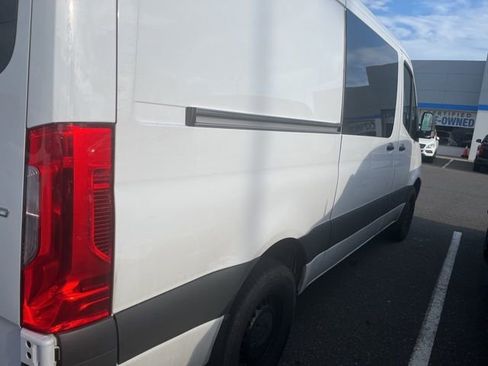 Used 2025 Mercedes-Benz Sprinter 2500 image 3