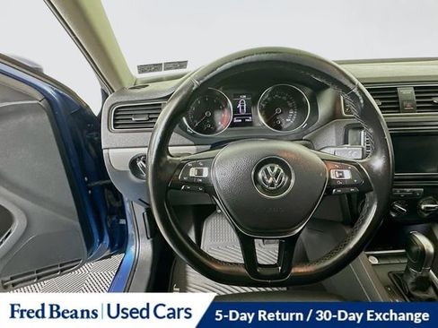 Used 2017 Volkswagen Jetta SE FWD image 11