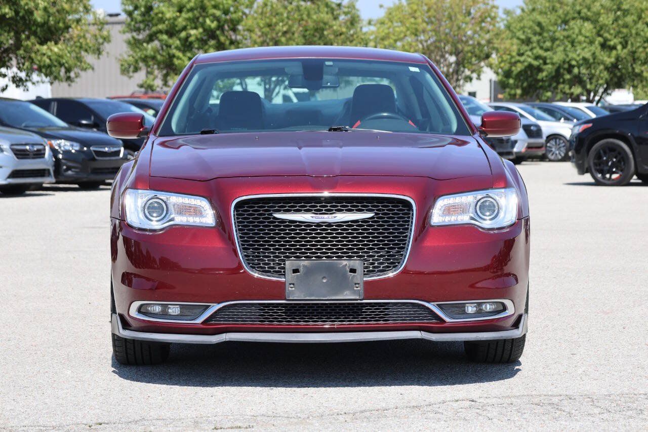 Used 2019 Chrysler 300 Touring L w/ Quick Order Package 22F AWD/4WD image 2
