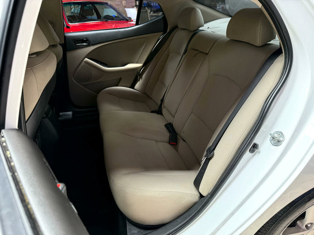 Used 2015 Kia Optima LX FWD image 26