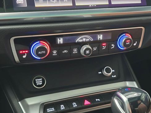 Used 2024 Audi Q3 2.0T Premium Plus image 33