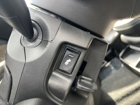 Used 2022 RAM 2500 Laramie w/ Body Color Bumper Group image 37