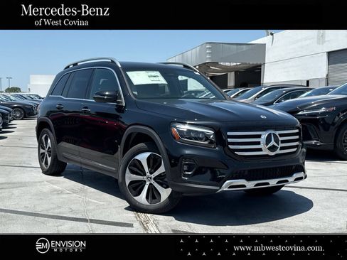 Used 2025 Mercedes-Benz GLB 250 image 1