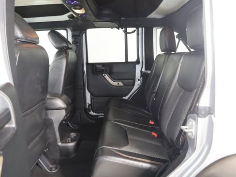 Used 2016 Jeep Wrangler Unlimited Sahara image 48