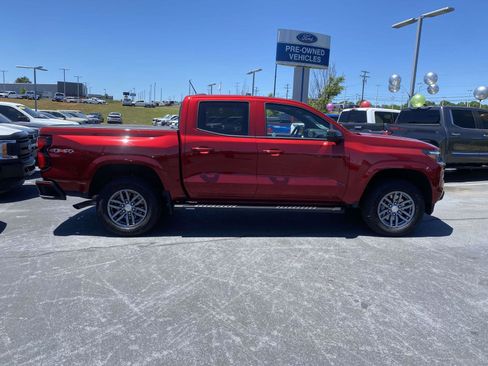 Used 2025 Chevrolet Colorado LT w/ LT Convenience Package AWD/4WD image 8