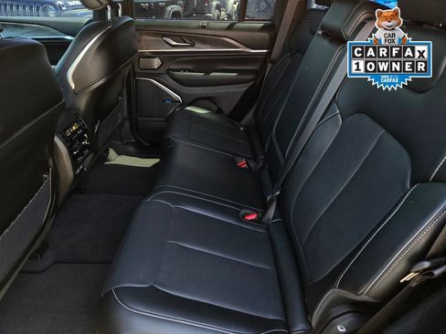 Used 2023 Jeep Grand Cherokee Overland w/ Adv Protech Group III AWD/4WD image 11