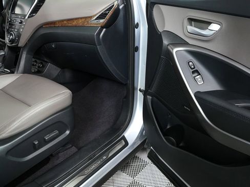 Used 2017 Hyundai Santa Fe Limited image 26