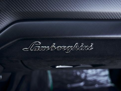 Used 2024 Lamborghini Urus Performante AWD/4WD image 51
