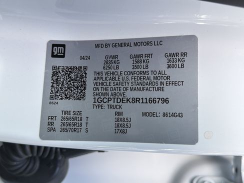 Used 2024 Chevrolet Colorado Z71 w/ Z71 Convenience Package 2 image 35