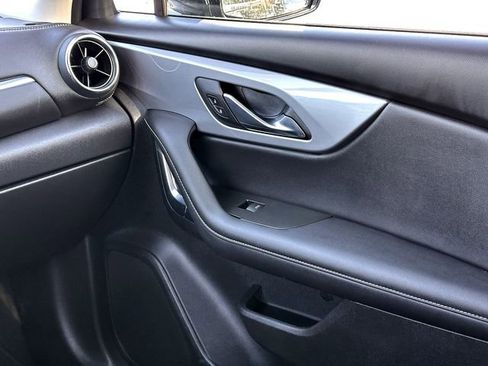 Used 2025 Chevrolet Blazer LT image 25