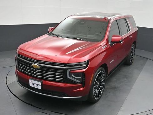 Used 2025 Chevrolet Tahoe High Country AWD/4WD image 39