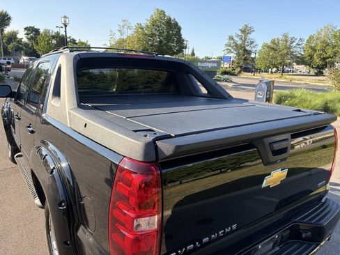 Used 2011 Chevrolet Avalanche LT w/ Suspension Package, Off-Road AWD/4WD image 13