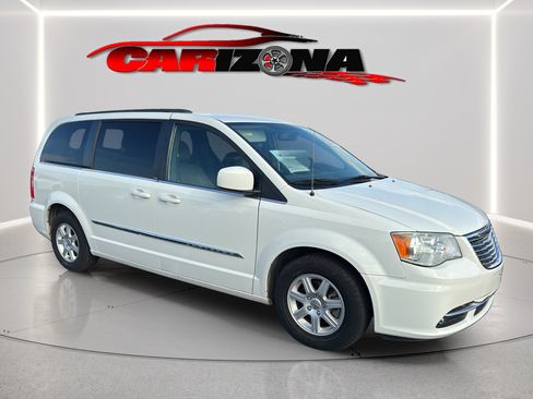 Used 2012 Chrysler Town & Country Touring w/ Entertainment Group #1 FWD image 2