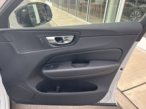 Certified 2025 Volvo XC60 B5 Plus image 14