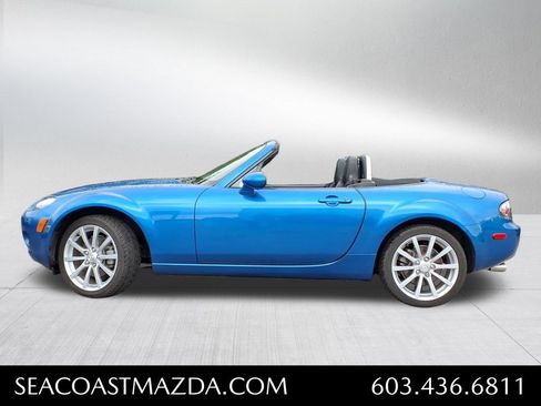 Used 2006 MAZDA MX-5 Miata Grand Touring RWD image 2