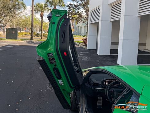 Used 2024 Lamborghini Revuelto AWD/4WD image 27