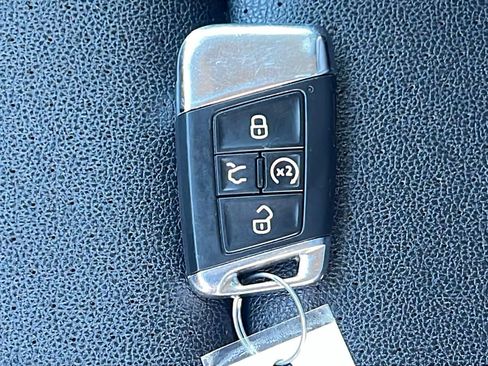 Used 2022 Volkswagen Atlas SE image 29