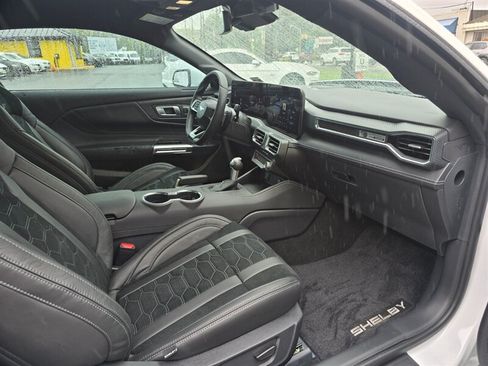 Used 2025 Ford Mustang GT Premium w/ GT Performance Package RWD image 21